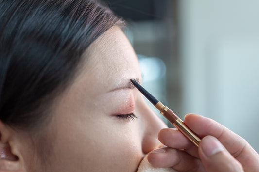 How to Create a Smoky Eye with Just an Eye Shadow Pencil
